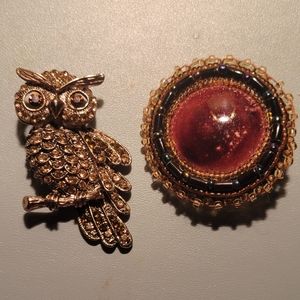 Lot of 2 brooches